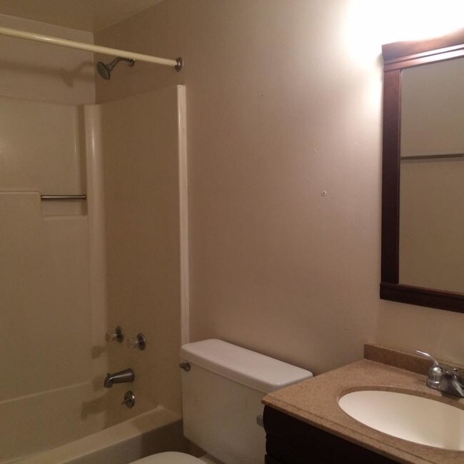 Foto del edificio - 2865 Chestnut Hill Rd Apt 1
