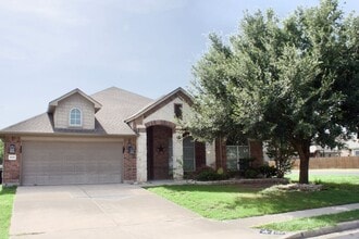 Building Photo - 1001 Emory Fields Cove