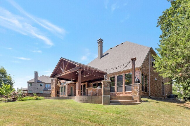 Building Photo - Grand Flower Mound home on heavily treed lot