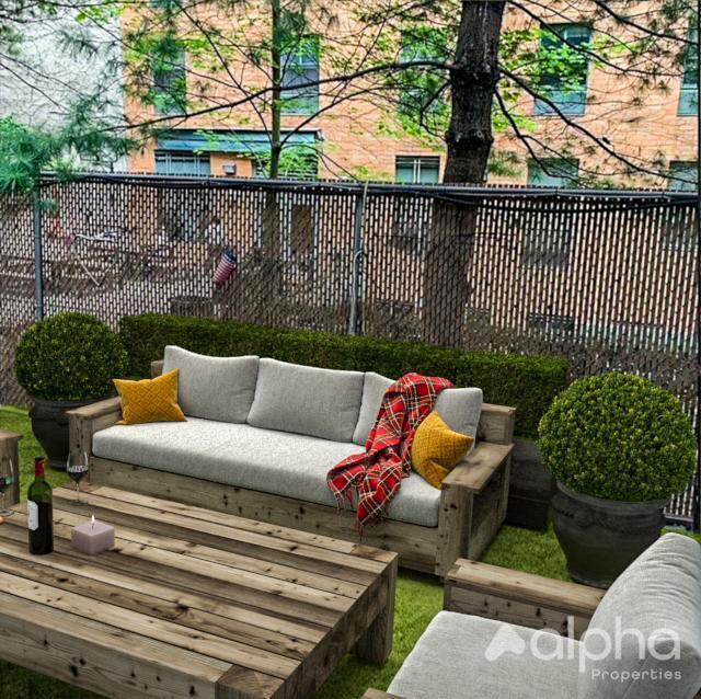 Foto principal - 2 bedroom in NEW YORK NY 10036