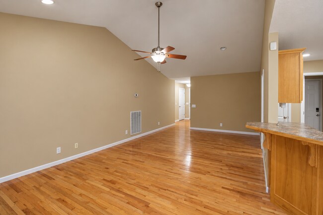 Foto del edificio - 1635 Bobby Nichols Dr