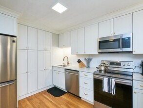 Building Photo - 400 Savin Hill Ave