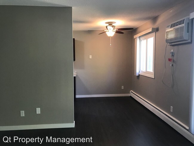 Foto del edificio - 616-625 N Oaks Dr