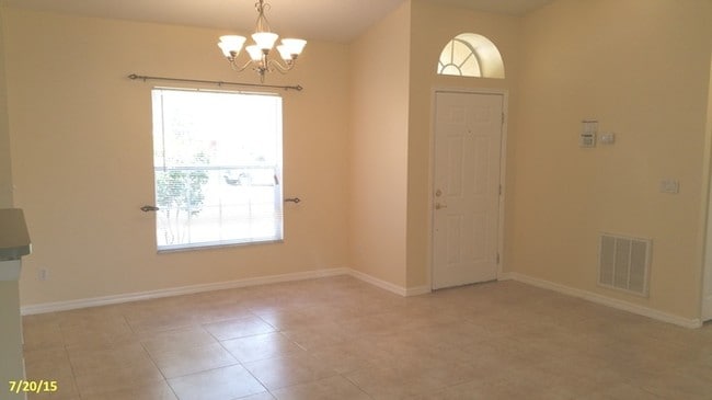 Building Photo - 4020 E Cardinal Pines Dr