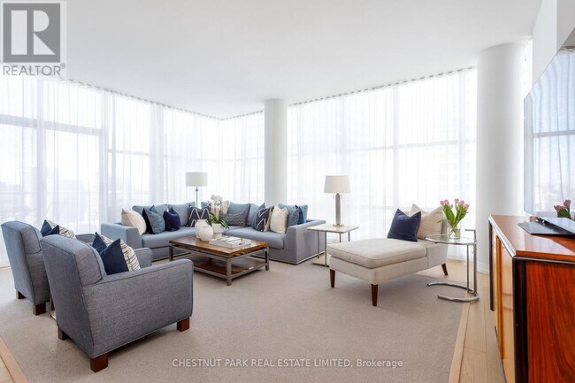 Photo du bâtiment - 10 Navy Wharf Ct