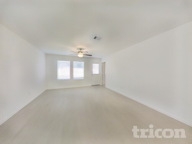 Foto del edificio - 1722 Serenity Moon Dr