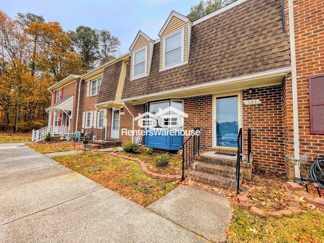 Foto del edificio - 121 Charles Parish Dr