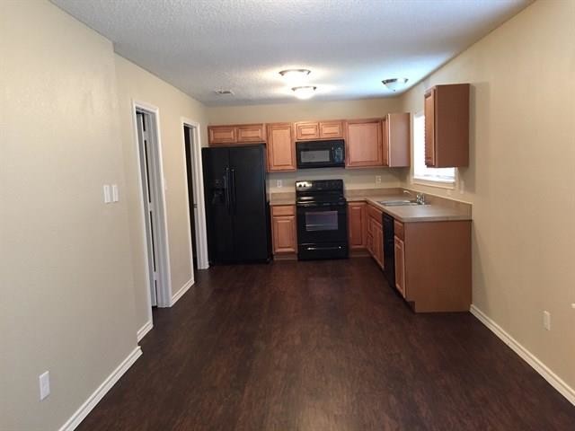 Foto del edificio - 7406 Rochester Ln