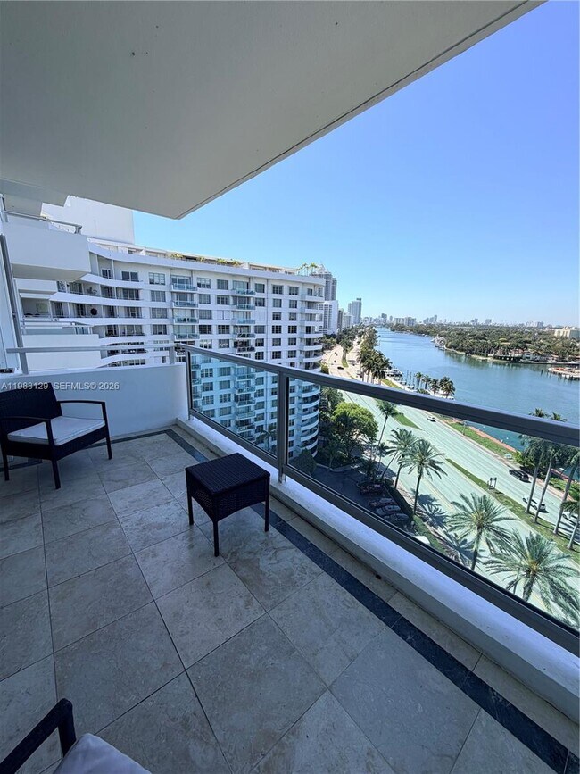 Foto del edificio - 5161 Collins Ave