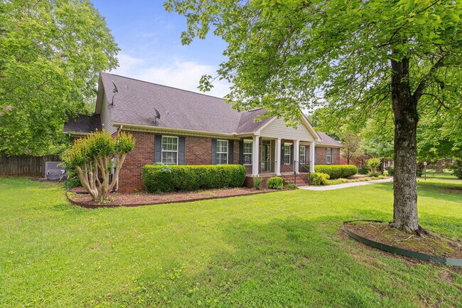 Building Photo - 103 Ivywood Road