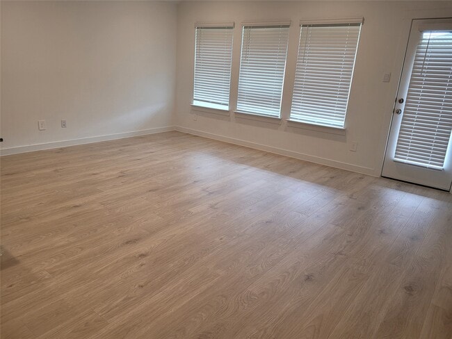 Foto del edificio - 4951 Pne Hvn Ln