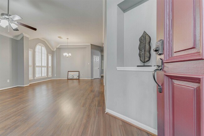 Foto del edificio - 4506 Silverlake Dr