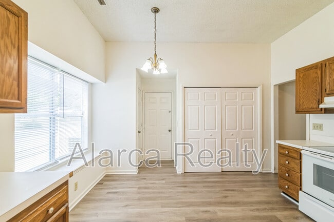 Building Photo - 10315 Atchinson Dr