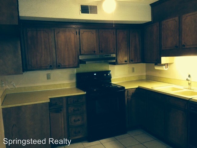 Building Photo - 5921 Bluebonnet Rd