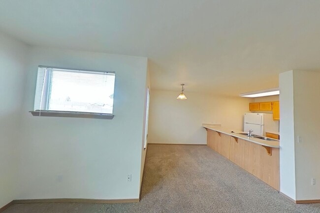 Building Photo - 1 Bedroom Apartment ~ Close to Campus
