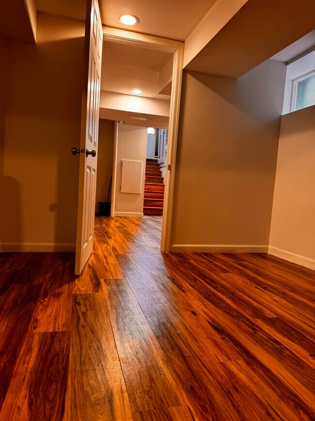 Foto del edificio - 513 S Brooks St