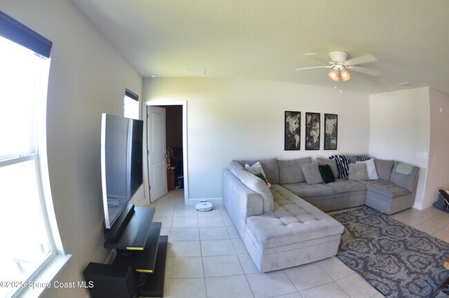 Foto del edificio - 125 Lavenna Ave