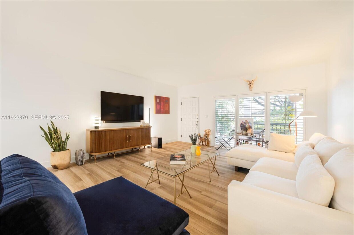 Foto principal - 2600 Cardena St