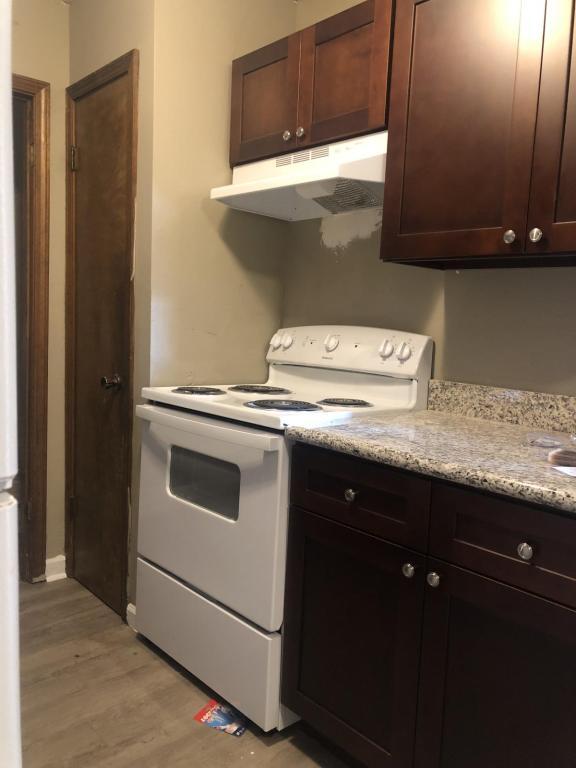 Foto del edificio - 2025 Sherwood Meadow Dr