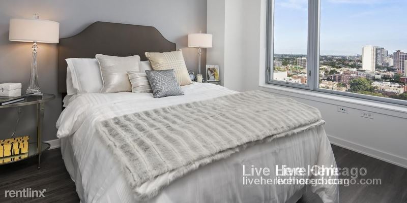 Foto del edificio - 905 N LaSalle Dr