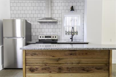 Building Photo - Charming Newly Renovated Upstairs Apartment in the Heart of Downtown Winchester