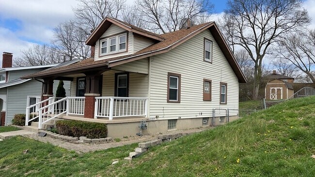 Foto del edificio - 1561 Sacramento Ave