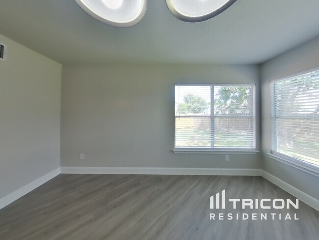 Foto del edificio - 1026 Quail Valley Dr