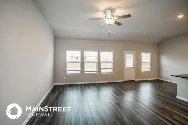 Building Photo - 2137 Sun Star Dr