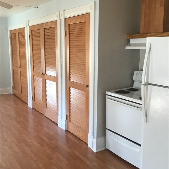 storage - 301 N Fairfield St