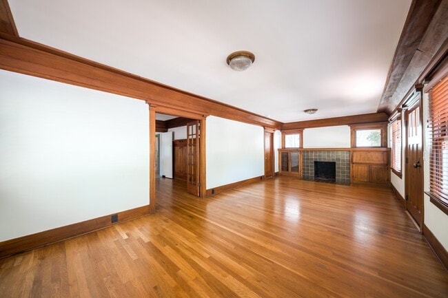 Building Photo - 3924 Alameda Pl