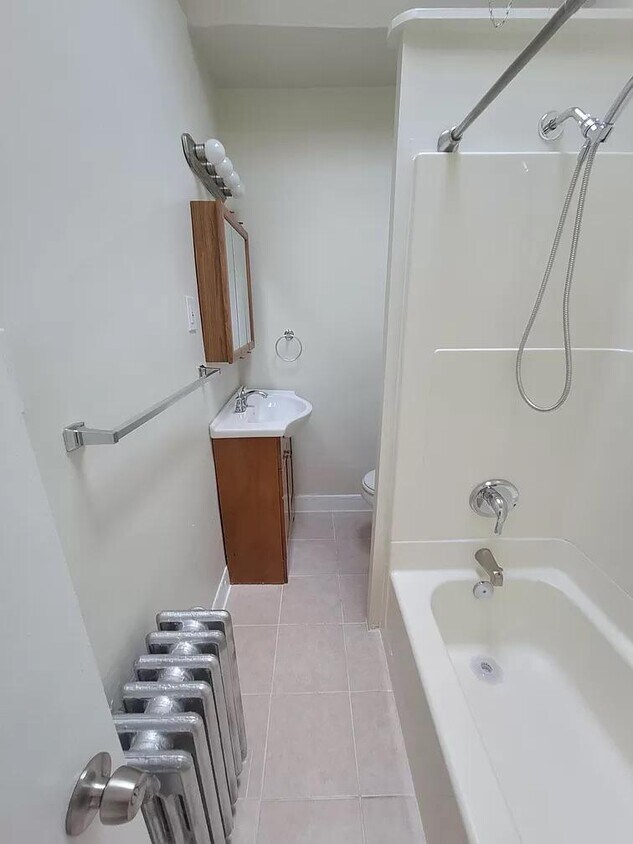 Primary Photo - 2643 S 67th St