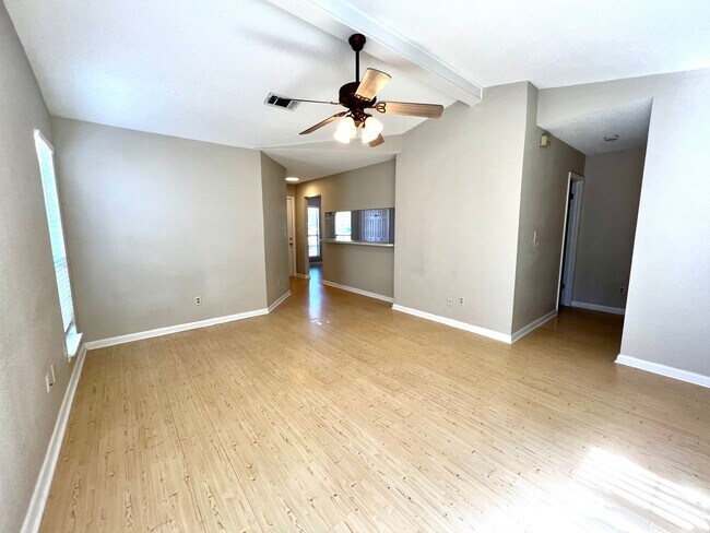 Foto del edificio - Charming home in Blue Pine Village!