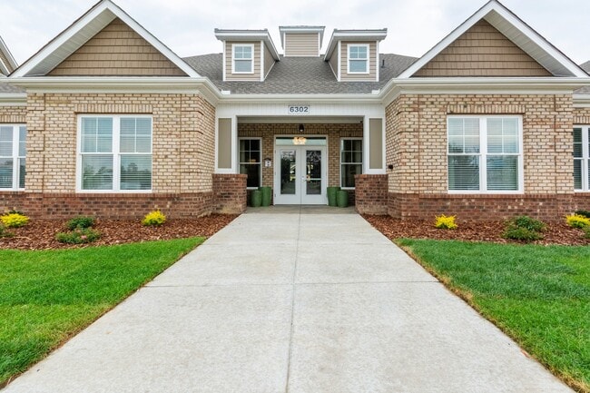 Building Photo - Midway at Archdale