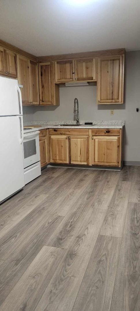 Building Photo - Catlow/Hudson - 454 S 16th