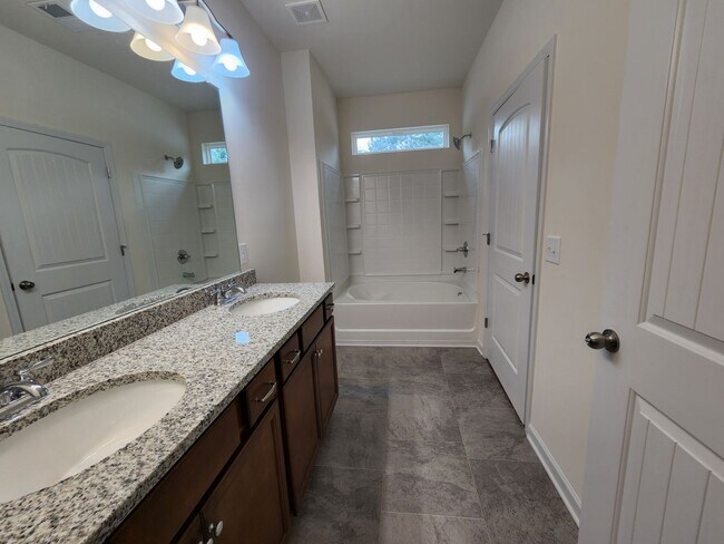 Foto del edificio - Lyons Drive #125 &amp; #127