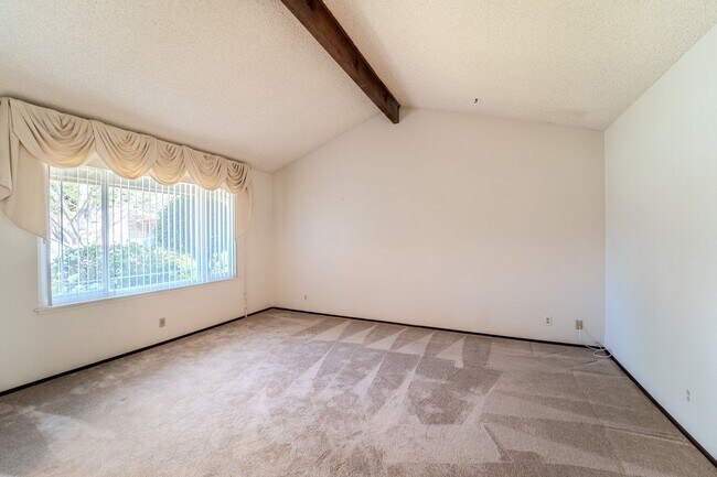 Building Photo - North Yuba City 3 bd 2 bath Home