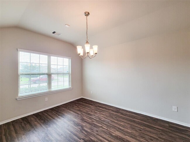 Building Photo - 6011 Diantha St