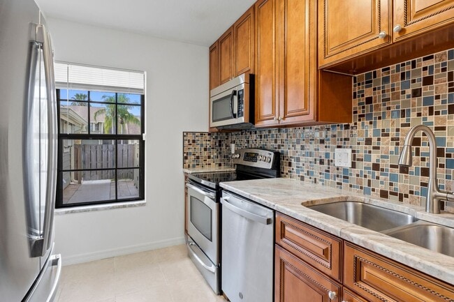 Building Photo - 1431 SE Berwick Ct