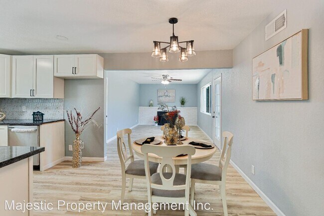 Foto del edificio - 4 br, 3 bath House - 2628 Cypress Ave