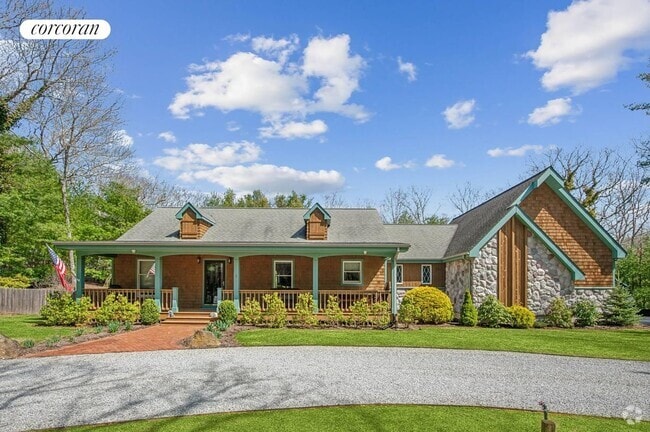 Building Photo - 2 Spread Oak Ln