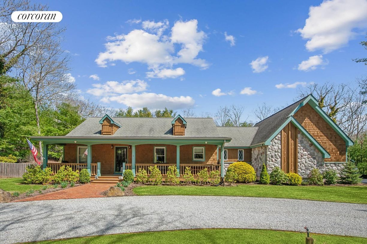 Primary Photo - 2 Spread Oak Ln