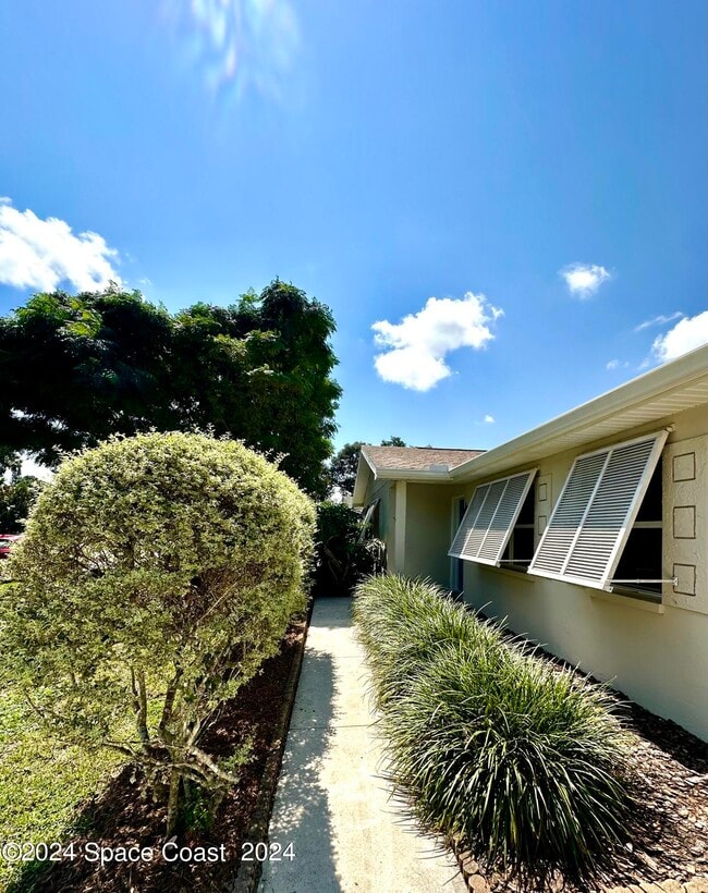 Building Photo - 245 Monaco Rd