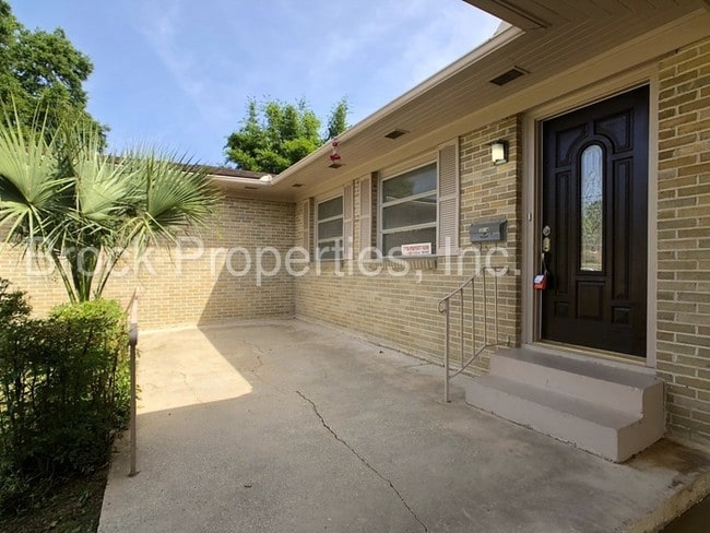 Building Photo - 3014 Magnolia Ave