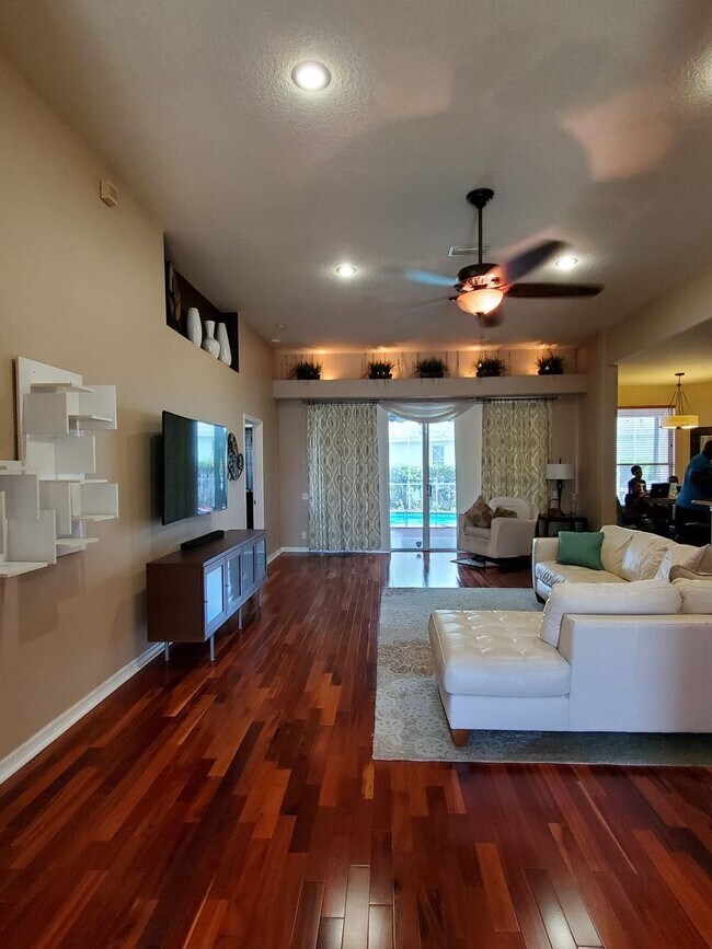 Building Photo - Beautiful home in The Woods of Forest Lake