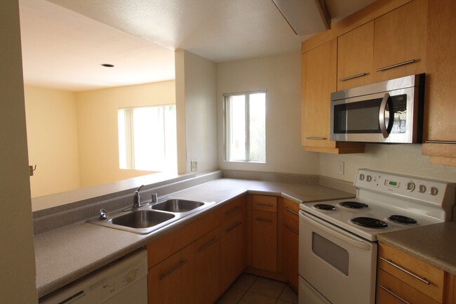 Kitchen - 7545 Charmant Dr