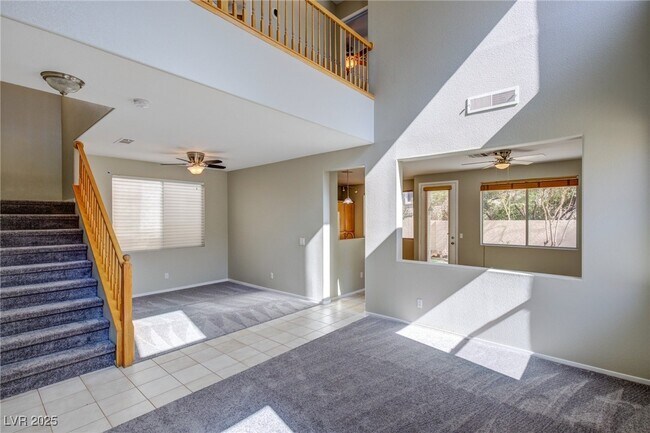 Foto del edificio - 162 Mountainside Dr