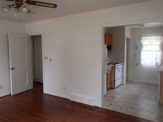 Foto del edificio - Pet Friendly, Garage, Central air.