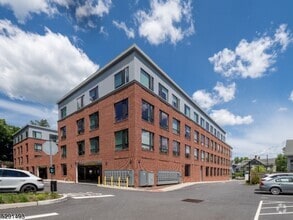 Building Photo - 173 Morris St