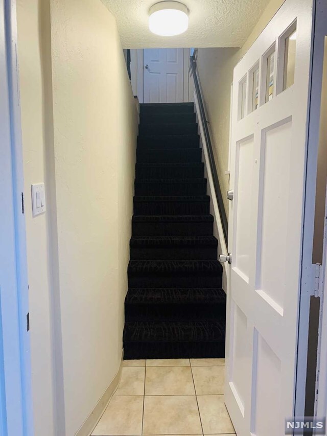 Building Photo - 322 New Milford Ave