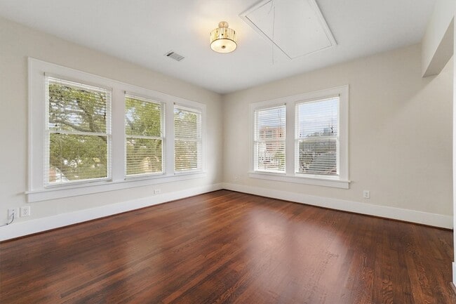 Foto del edificio - 1135 W Gray St